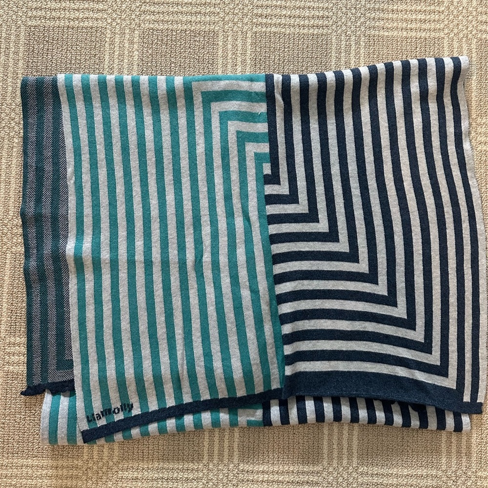 Liamolly Women’s Pinwheel Wrap Scarf NEW